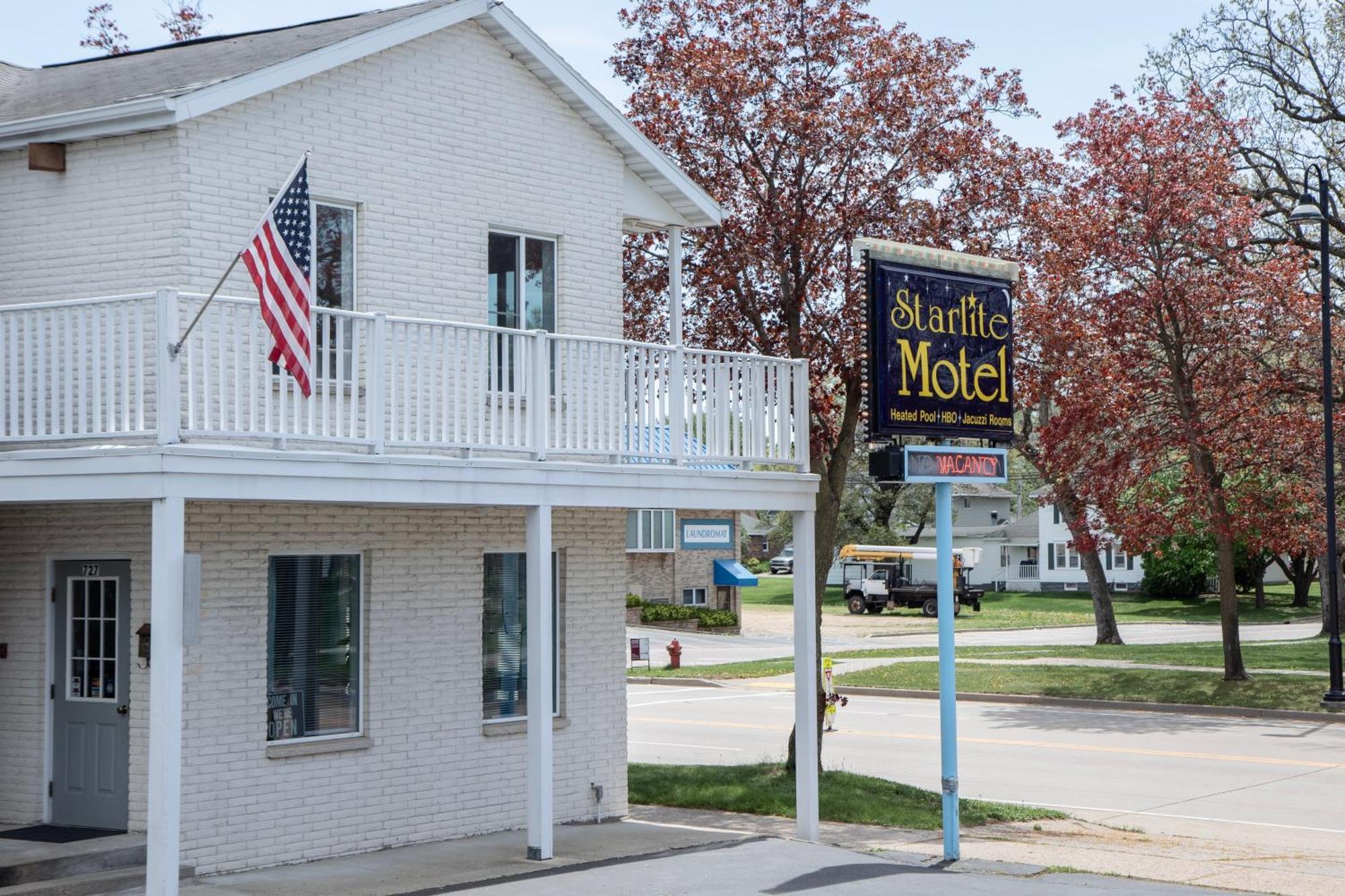 Starlite Motel วิสคอนซินเดลส์ ภายนอก รูปภาพ